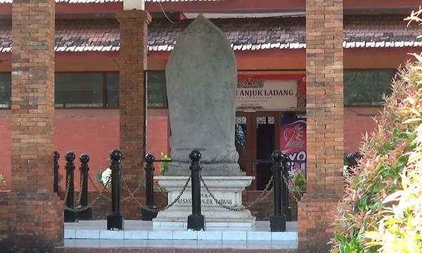 Peralihan Pusat Politik Kerajaan Medang Jawa Tengah ke Jawa&nbsp;Timur