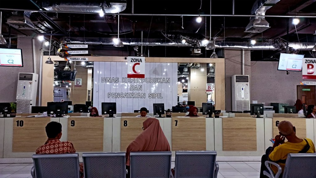 Dispendukcapil Surabaya Mulai Verifikasi Ulang 61.750 Kartu Keluarga Terancam&nbsp;Diblokir