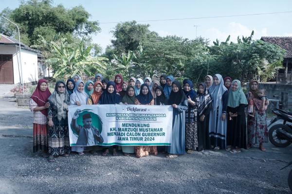 Ibu-ibu di Nganjuk Deklarasi Dukungan ke Kiai Marzuki Maju di Pilgub&nbsp;Jatim