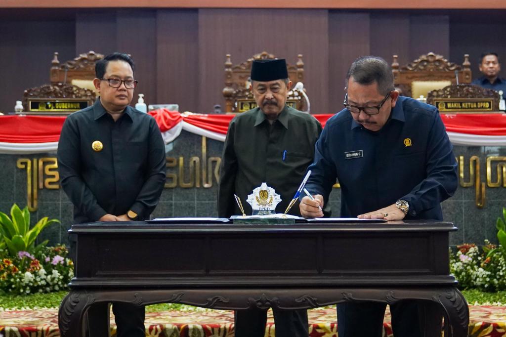 DPRD dan Pemprov Jatim Sahkan PAPBD 2024 dalam Rapat&nbsp;Paripurna