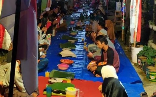 Tradisi Barikan dan Tirakatan Warnai Malam Kemerdekaan di Jawa&nbsp;Timur