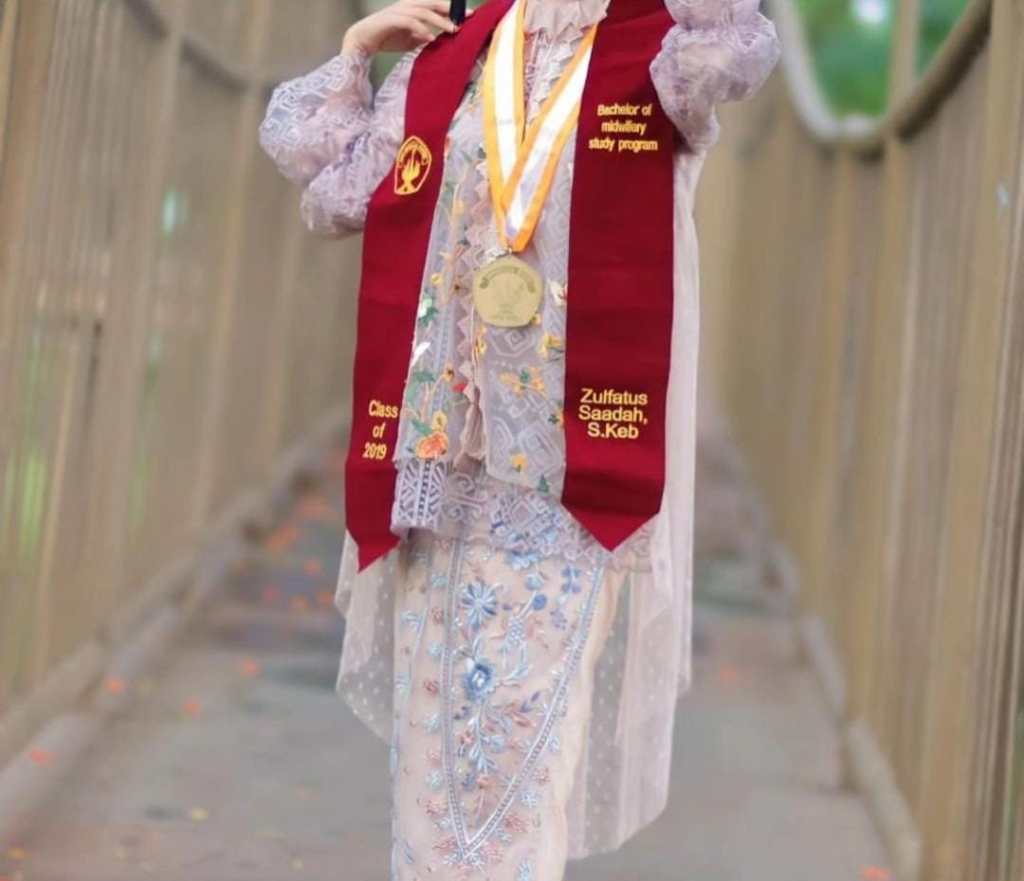 5 Inspirasi Outfit Wisuda Selain Kebaya, Stylish dan&nbsp;Fashionable