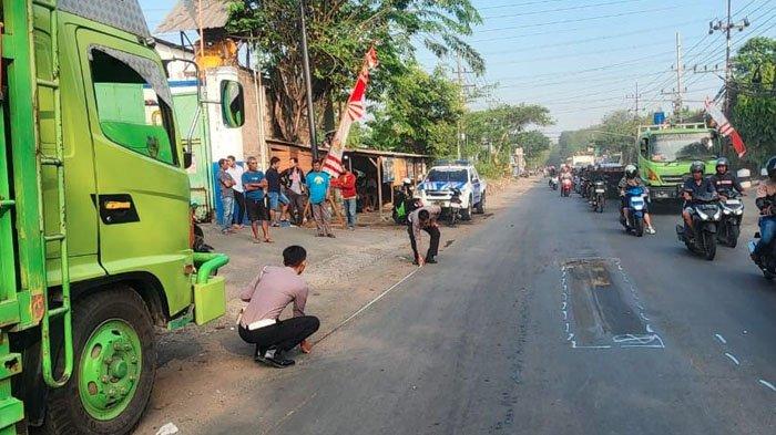 Gagal Nyalip, Seorang Pelajar Asal Surabaya Tewas Terlindas Truk di&nbsp;Gerisk