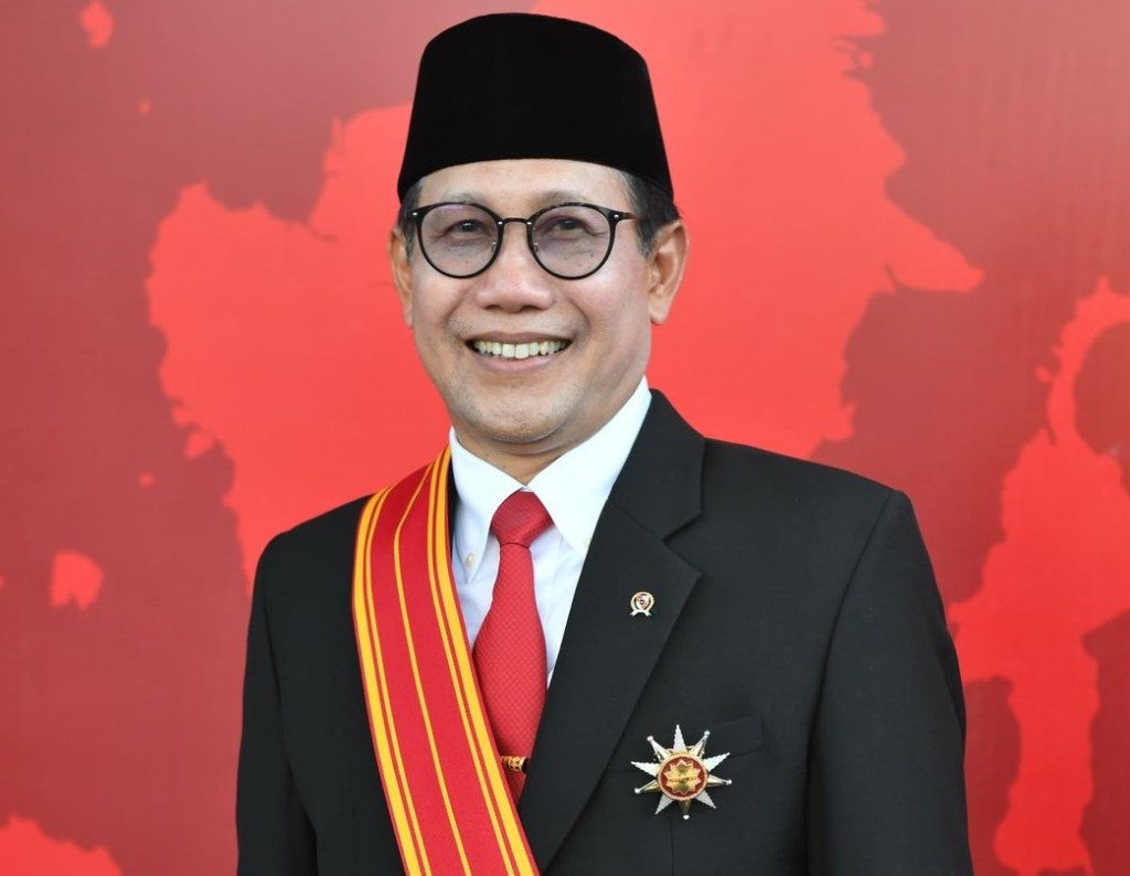 Gus Halim Terima Tanda Kehormatan Bintang Mahaputera Adipradana dari Presiden&nbsp;Jokowi